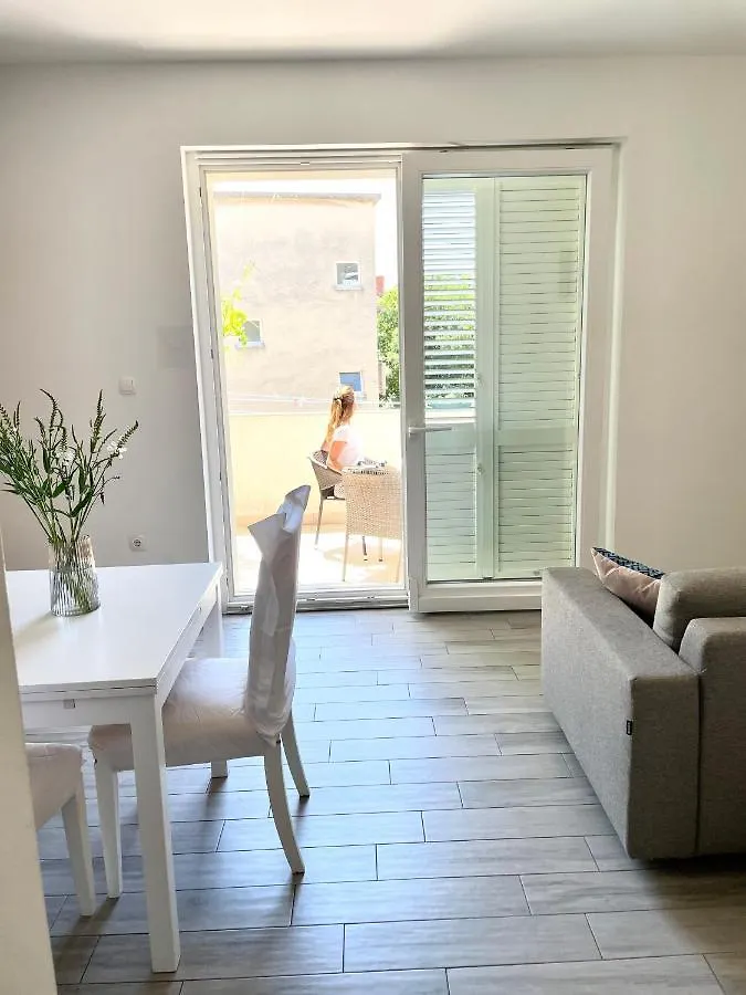 Apartment Zane Bacvice Split